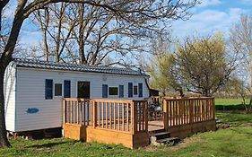 Mobilhome Cosy Au Calme De La Campagne